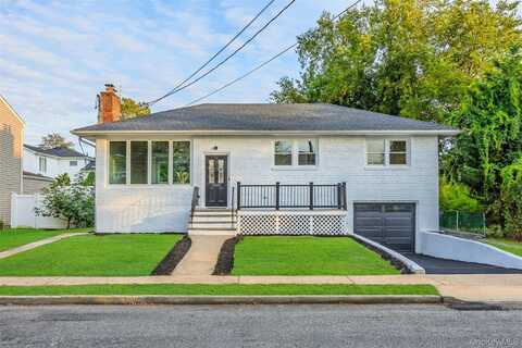 2100 Beverly Way, Merrick, NY 11566
