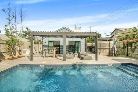 172 Main Walk, Cherry Grove, NY 11782