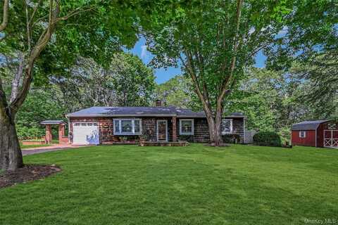 3 Peter Court, Manorville, NY 11949