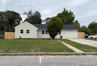 37 E Maple Street, Central Islip, NY 11722