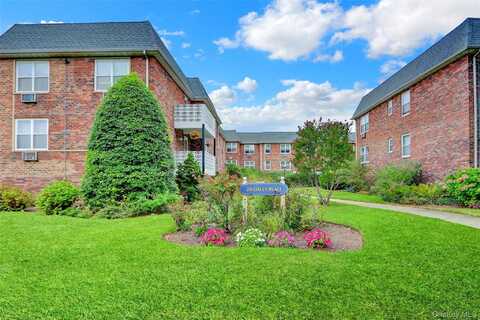 20 Daley Place, Lynbrook, NY 11563