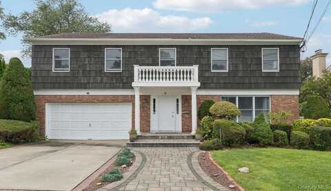 9 4th Place, Syosset, NY 11791