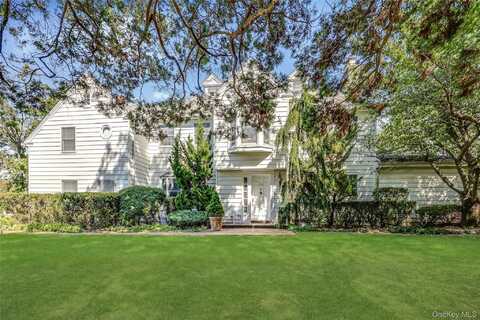 252 Cedar Avenue, Hewlett Bay Park, NY 11557