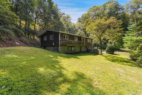 40 Lakeview Pass, Katonah, NY 10536