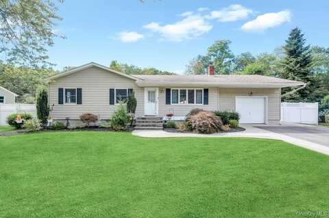 3 Cedar Street, Patchogue, NY 11772