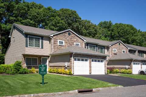 5000 Townhouse Drive, Coram, NY 11727