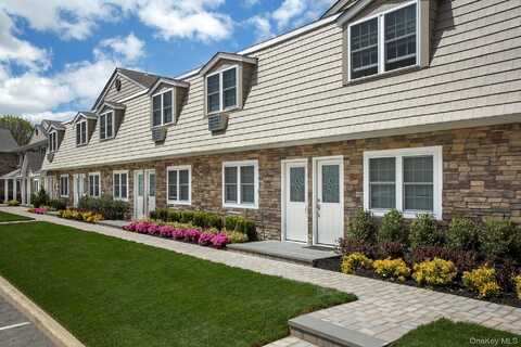 209 Imperial Way, Bayport, NY 11705