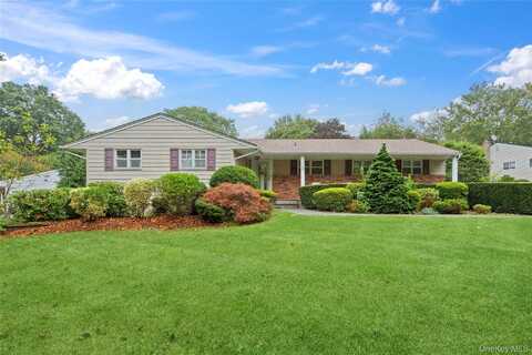 20 Frazer Drive, Greenlawn, NY 11740