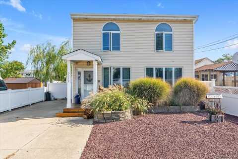 3719 Terrapin Place, Seaford, NY 11783