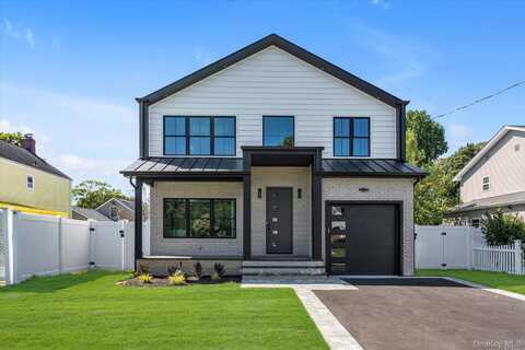 18 Anita Avenue, Syosset, NY 11791
