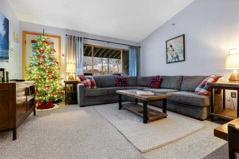 8 Sunrise Drive, Newry, ME 04261