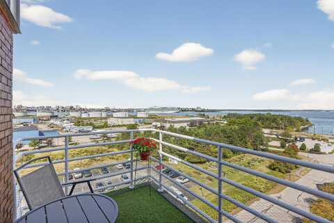 148 Breakwater Drive, South Portland, ME 04106