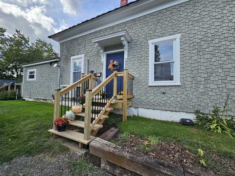227 Peltoma Avenue, Pittsfield, ME 04967