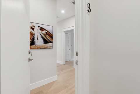 26 Thomas Street, Portland, ME 04102