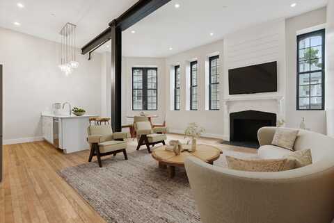 26 Thomas Street, Portland, ME 04102