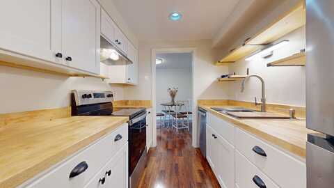 4 Academy Place, Saco, ME 04072