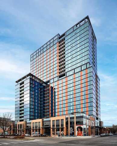 160 N Elizabeth Street, Chicago, IL 60607
