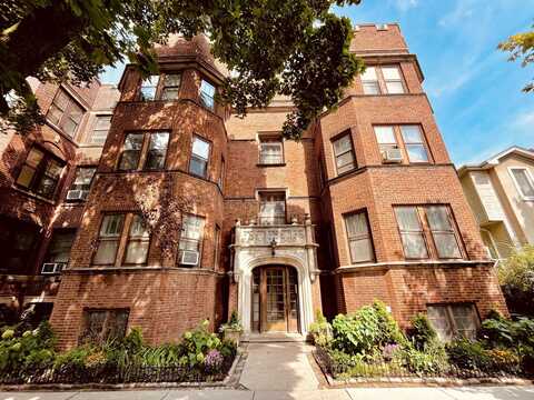 1434 W Pratt Boulevard, Chicago, IL 60626