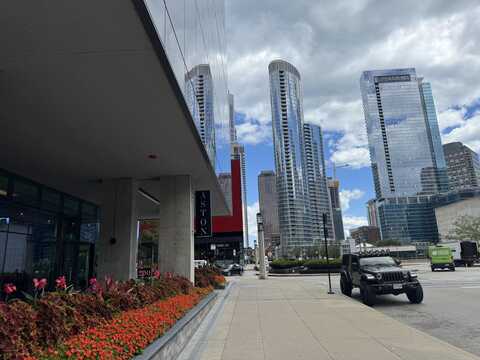 160 E ILLINOIS Street, Chicago, IL 60611