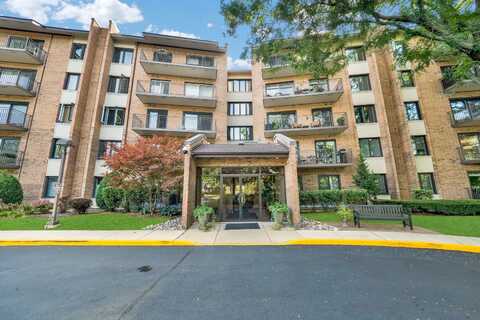601 Lake Hinsdale Drive, Willowbrook, IL 60527