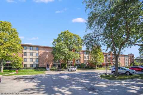 201 Lake Hinsdale Drive, Willowbrook, IL 60527
