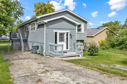8 S Lake Avenue, Fox Lake, IL 60020