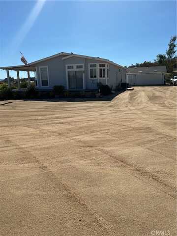 40135 N Caliente Road, Aguanga, CA 92536