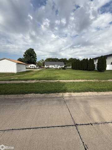 2307 S 4Th Street, Burlington, IA 52601