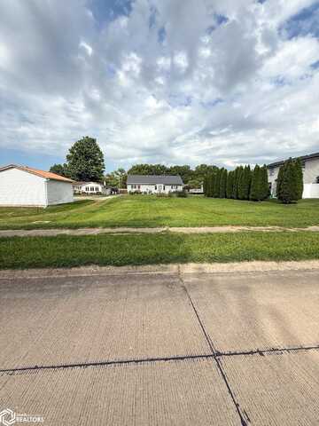 2307 S 4Th Street, Burlington, IA 52601
