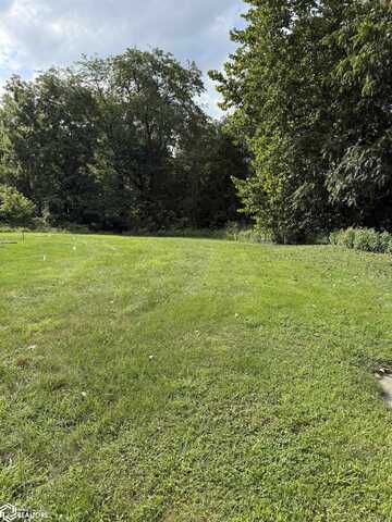 2326 S 4th Street, Burlington, IA 52601