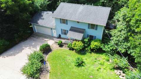 10591 Rolling Hills Drive, Burlington, IA 52601