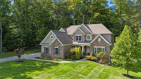 10154 Courtney Lane, Kirtland, OH 44094