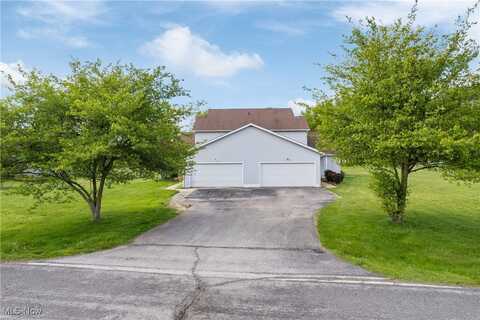 2413 Meadow Spring Circle, Akron, OH 44312