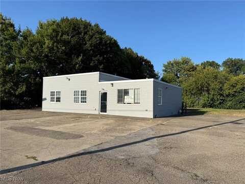 925 Tuscarawas Avenue NW, New Philadelphia, OH 44663