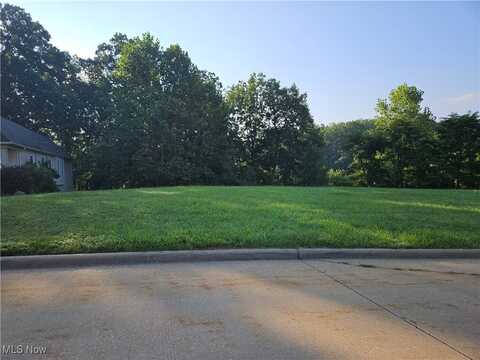185 Creekside Drive, Garfield Heights, OH 44125