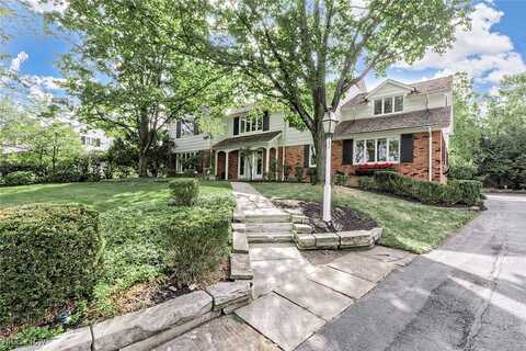 12 Lyman Circle, Shaker Heights, OH 44122