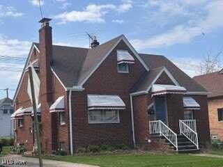 18702 Arrowhead Avenue, Cleveland, OH 44119