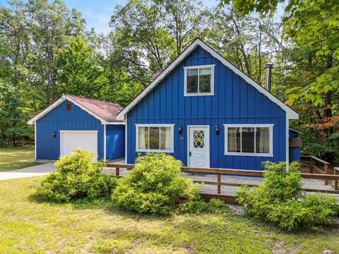 141 Snowflake Way, Houghton Lake, MI 48629