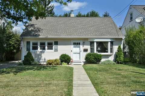 65 Bergen Avenue, Waldwick, NJ 07463