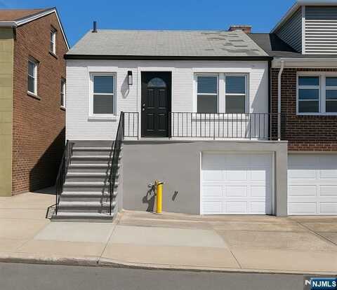 40 Woodcliff Avenue, North Bergen, NJ 07047