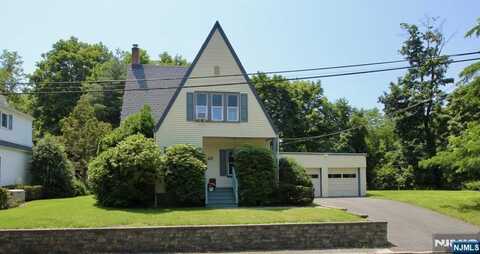 6 Cottage Place, Allendale, NJ 07401