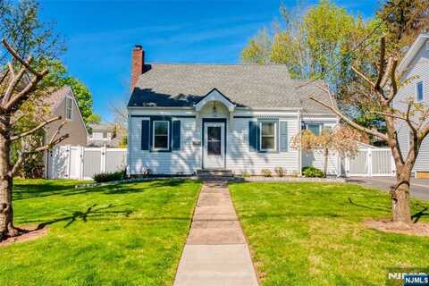 48 Colonial Parkway, Dumont, NJ 07628