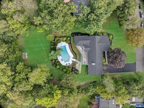 421 Hamden Court, Wyckoff, NJ 07481