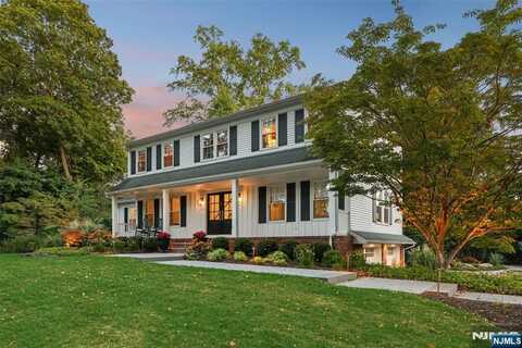 386 Brownstone Court, Wyckoff, NJ 07481