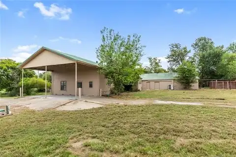 808 SE 15th Street, Wagoner, OK 74467