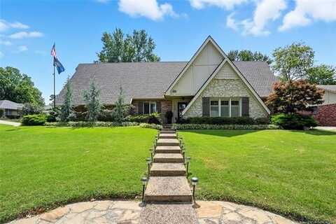 5858 E 50th Street, Tulsa, OK 74135