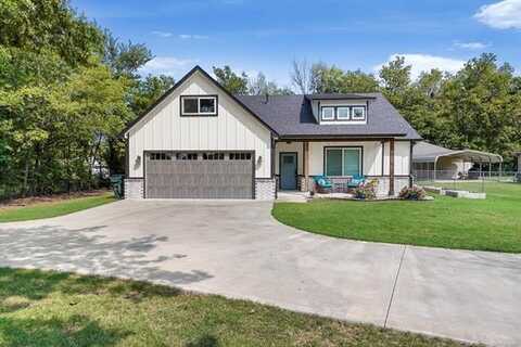 507 S Russell Street, Skiatook, OK 74070