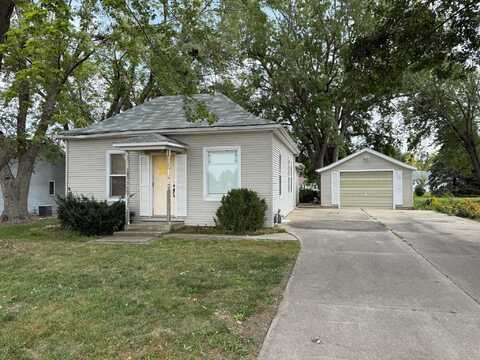 513 Florida Ave NW, Orange City, IA 51041