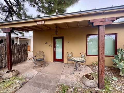 606 N Highland Ave, Marfa, TX 79843