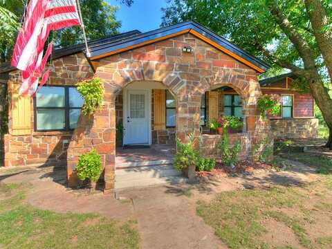 2122 N Dobbs Road, Harrah, OK 73045